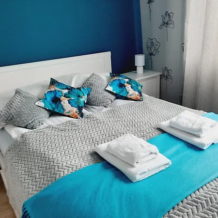 Z Podziemnym Parkingiem Ulica Wroclawska Apartmán